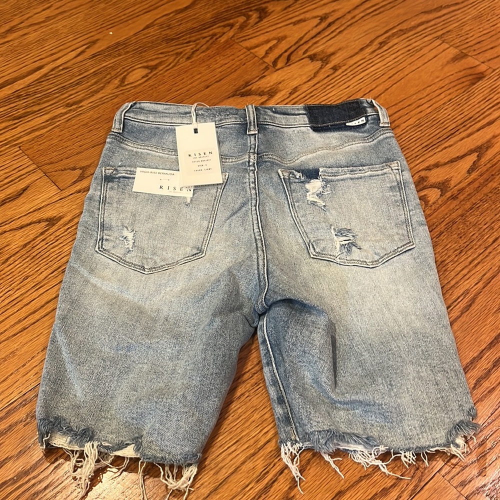 NWT Risen Jeans Woman’s High Rise Bermuda Ripped Jean Shorts Size S - Picture 2 of 4